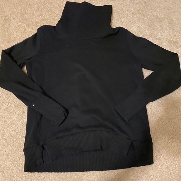 alo turtleneck sweatshirt